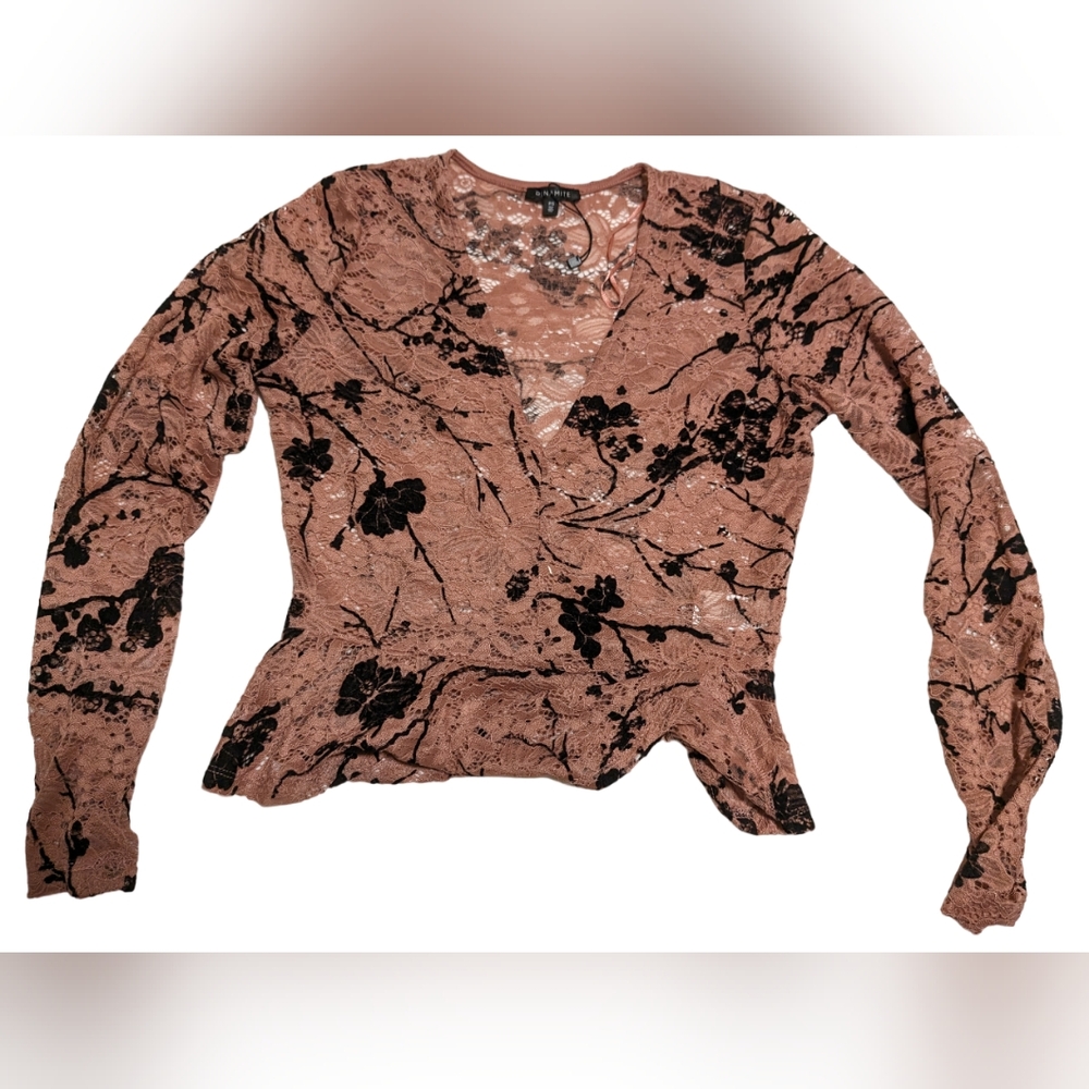 DYNAMITE BLACK PINK LACE FLORAL V-NECK PEPLUM BLOUSE NEW WITHOUT TAG - Picture 2 of 4